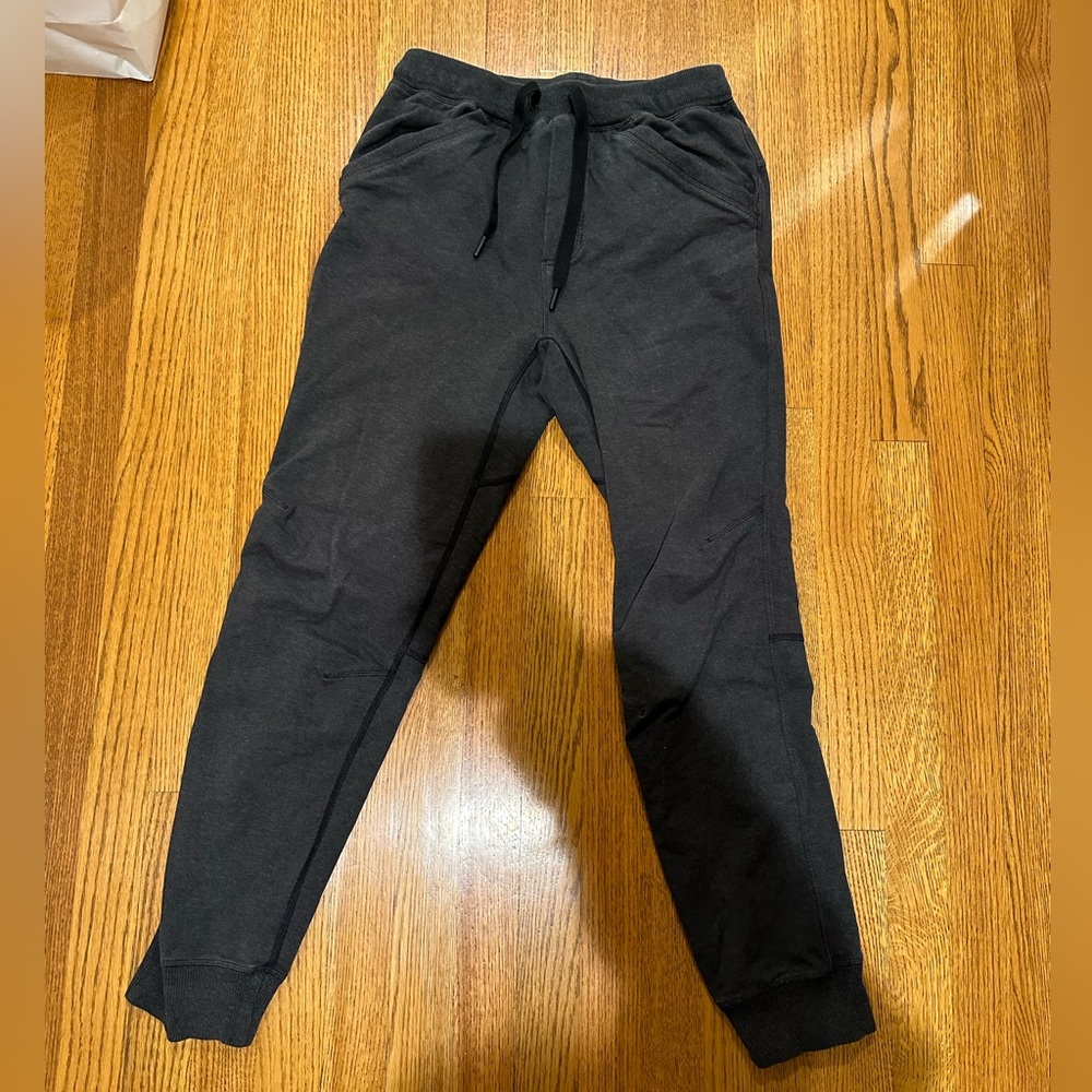 Lululemon men’s joggers